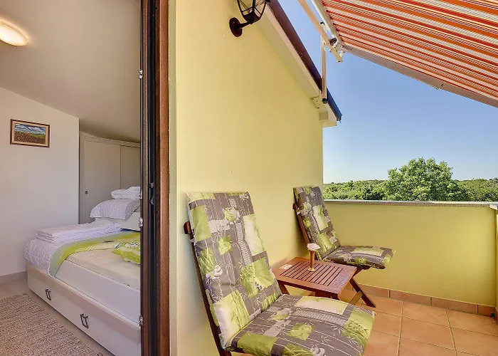 펜션 Mit Badminton- Und Minifussballplatz 풀라