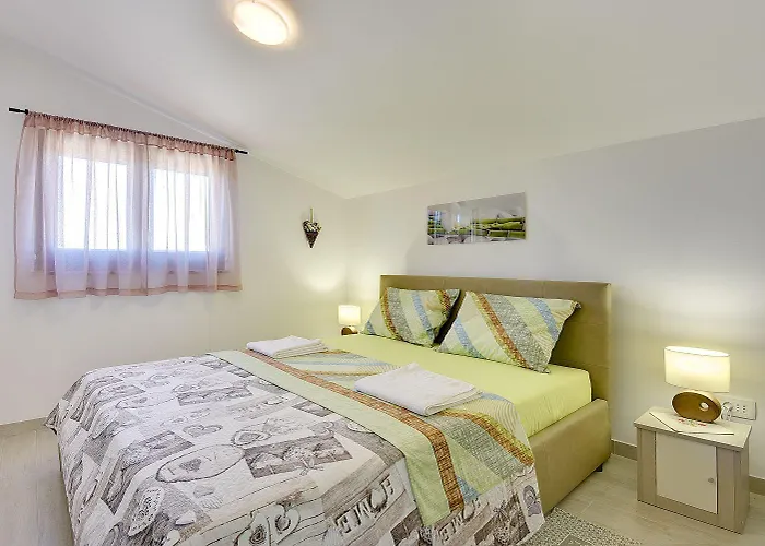 펜션 Mit Badminton- Und Minifussballplatz